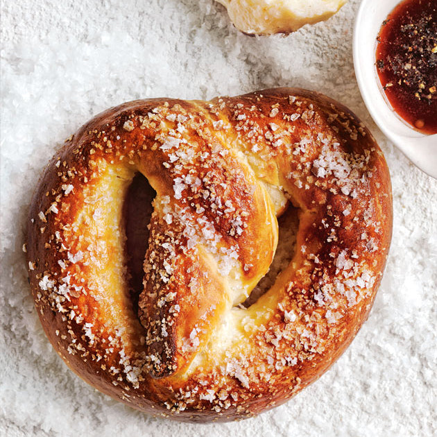HONEY-AND-VINEGAR-SALTED-PRETZELS-TWO-BUSY-BEES-HONEY
